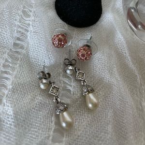 4 pairs/$9 - Mix size and style earrings